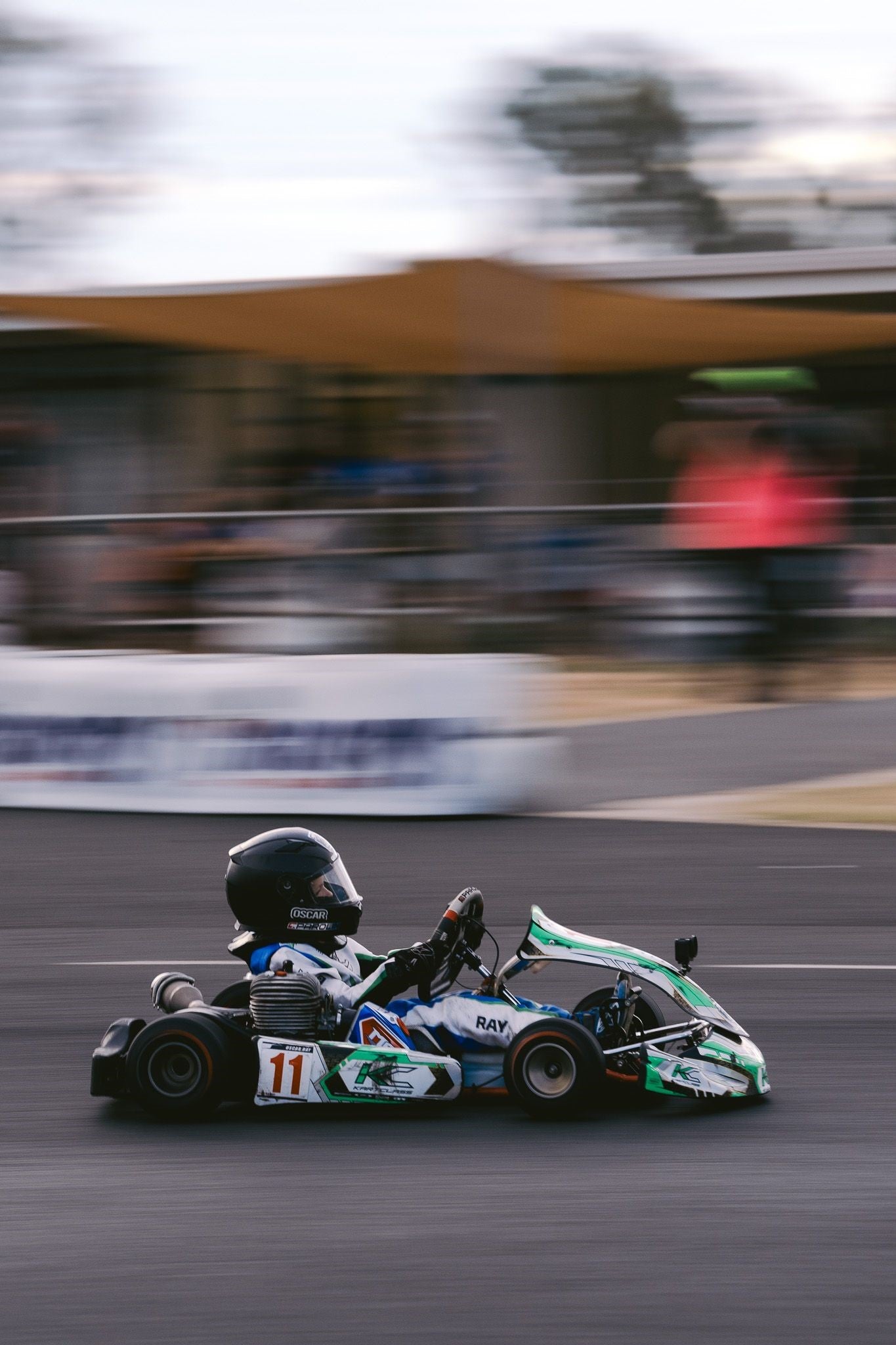 Lightweight Vs. Heavyweight Phones: The Big Comparison - uoshnty